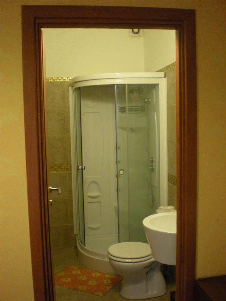 Elvis Guesthouse Boedapest Buitenkant foto